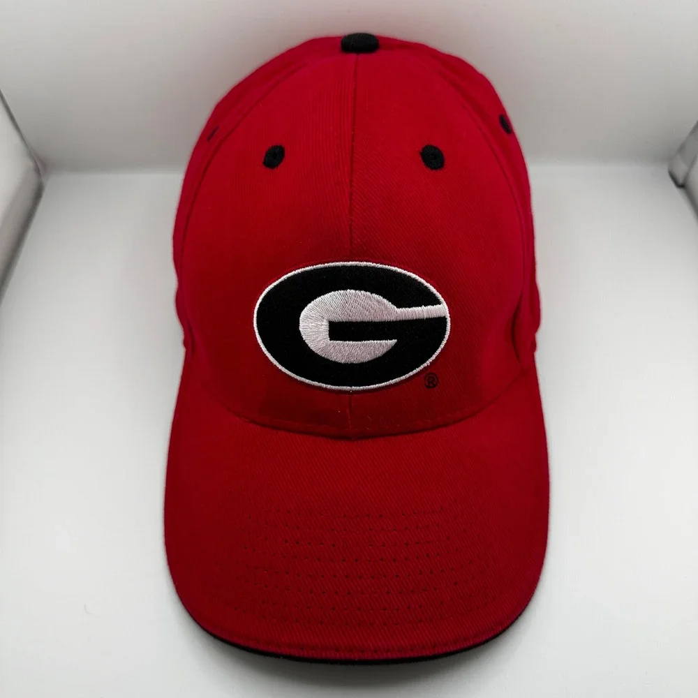 Signatures Georgia Bulldogs Baseball Cap OSFA Red Good Embroidered Dawgs Hat